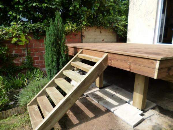 Terrasse en bois sur pilotis Paris